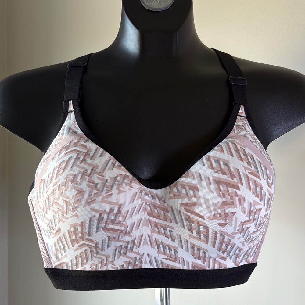 Victoria's Secret Light Pink Geometric Wireless Sports Bra with Black Trim
